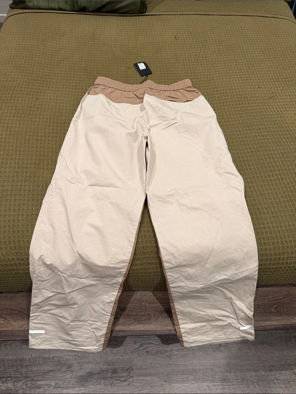 Men's Two-Tone Beige & Cream Cargo Pants